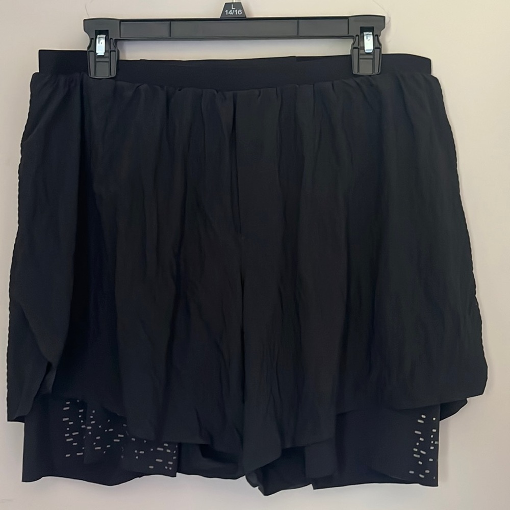 NWOT Lululemon Mens Run 6”in Length Surge Shorts With Reflective Lining